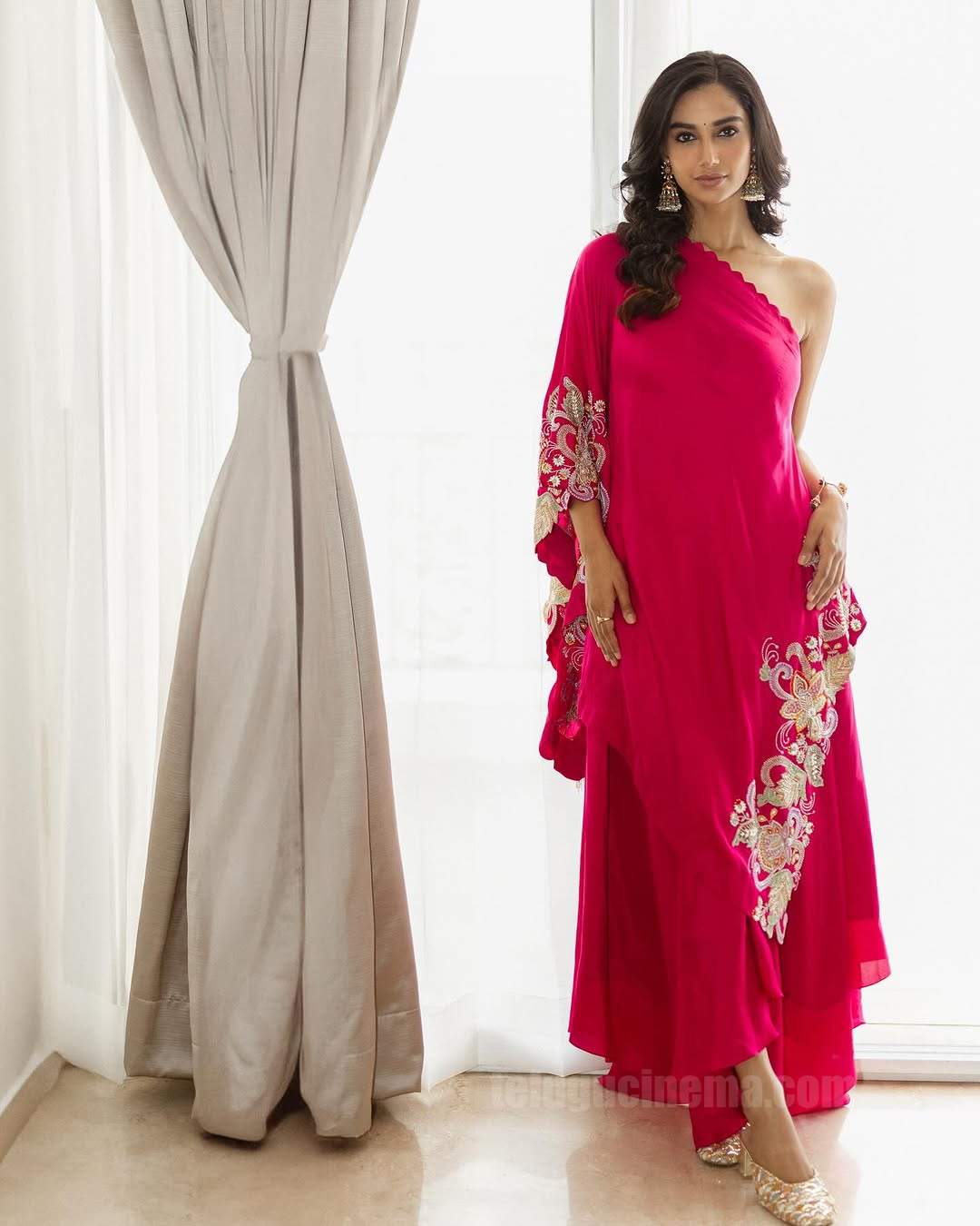 Meenakshi Chaudhary enchants in pink