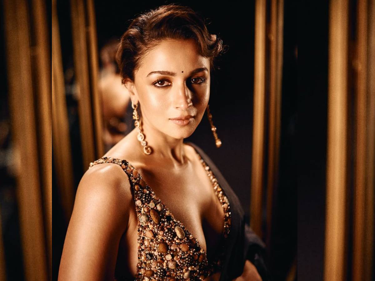Alia Bhatt at Sabyasachi 25 event