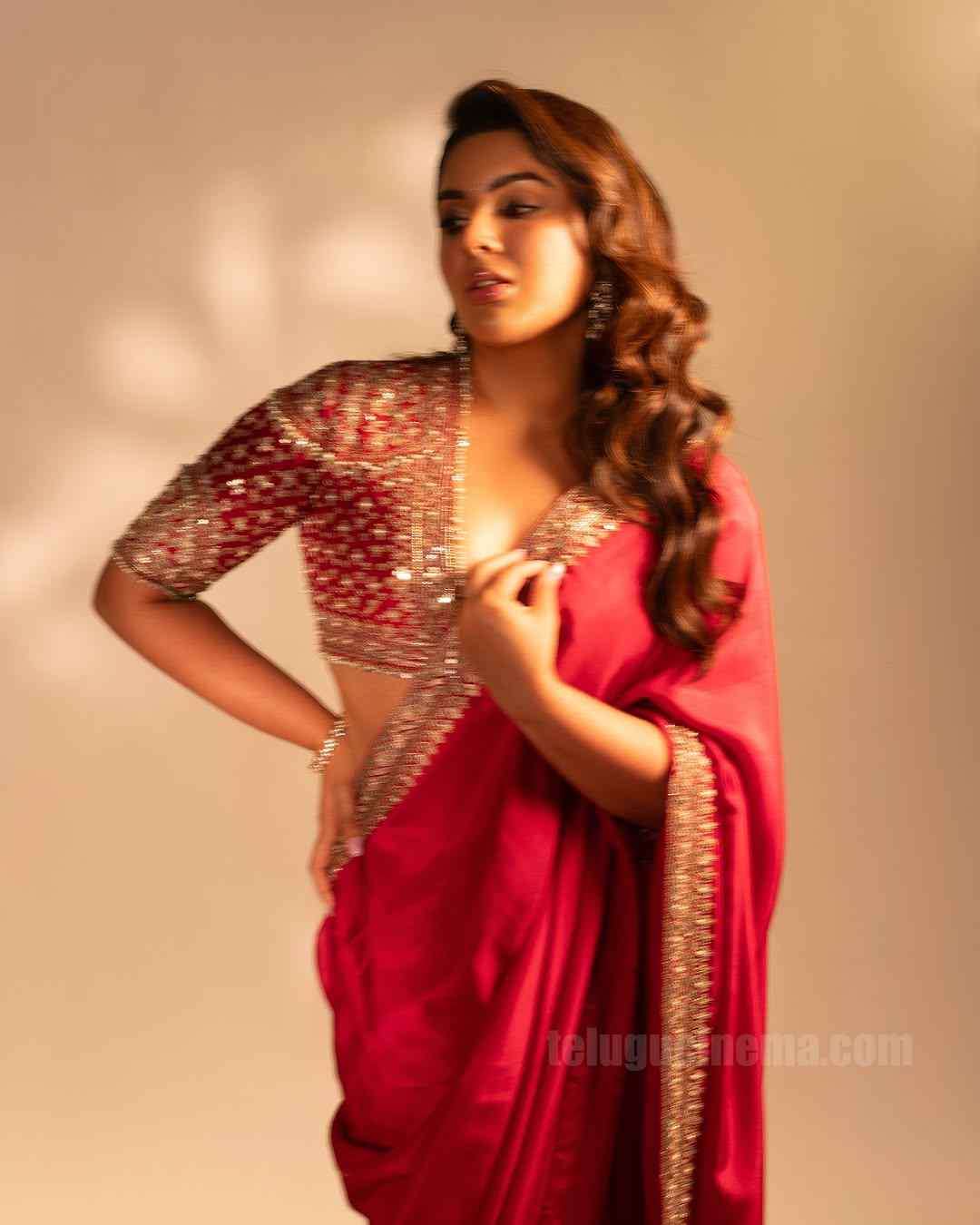 Samyuktha in red saree