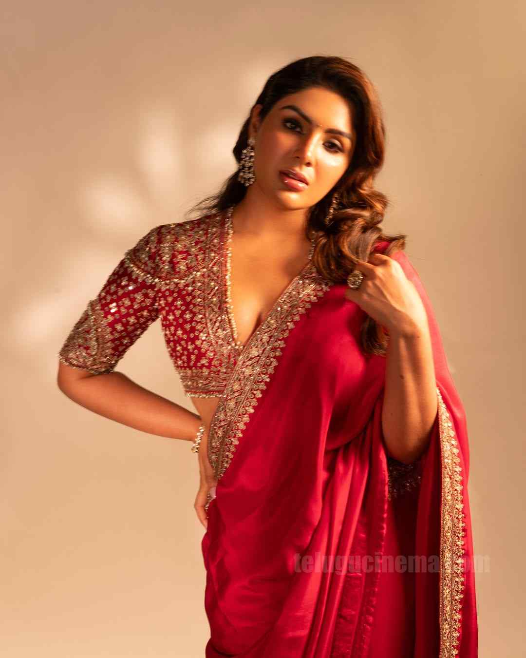 Samyuktha in red saree