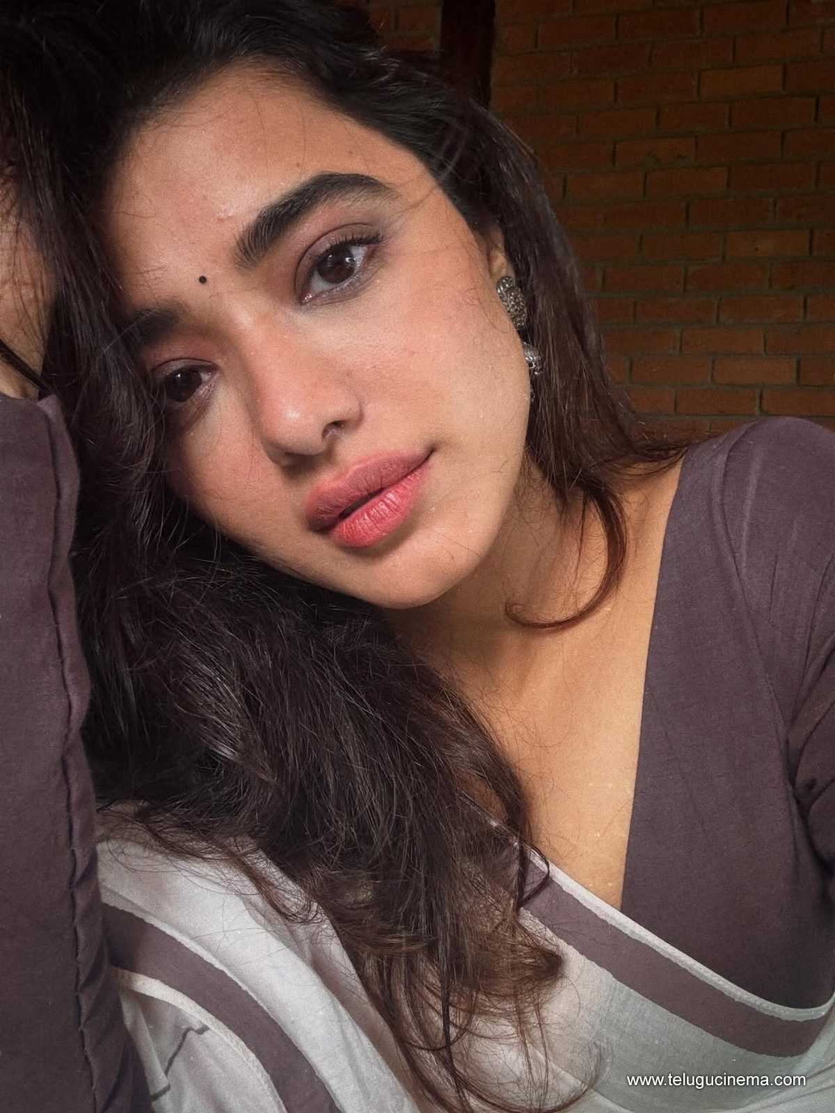 Ketika Sharma keeps it simple