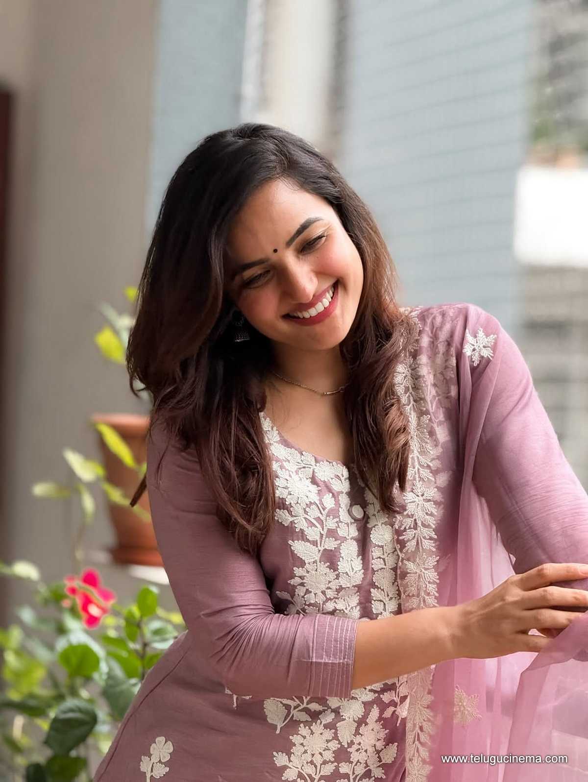 Siri Hanumanthu is tripping over love song