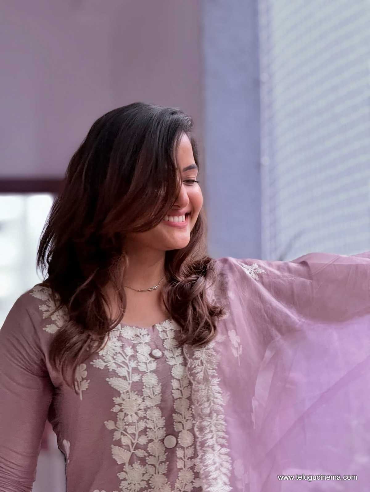 Siri Hanumanthu is tripping over love song