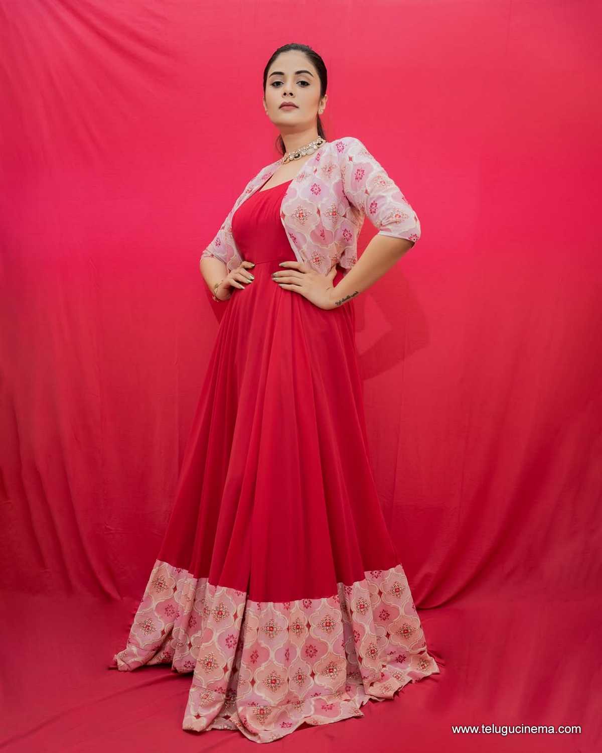 Sreemukhi channels mid-week vibes
