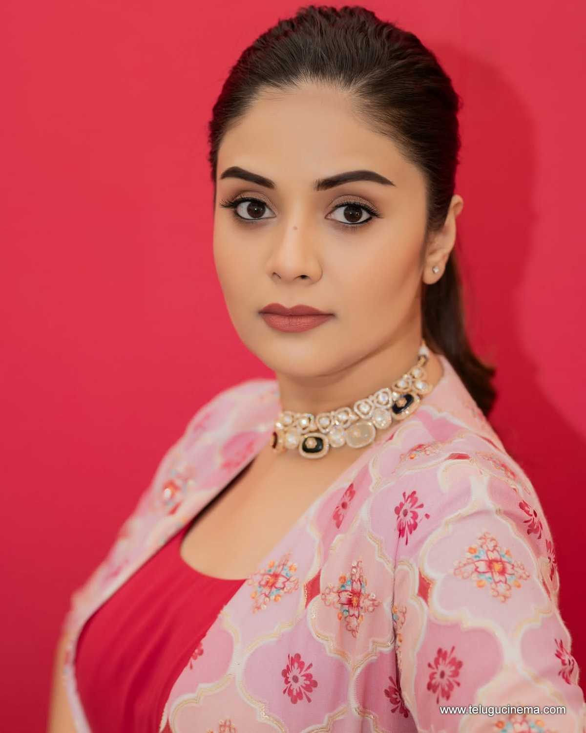 Sreemukhi channels mid-week vibes