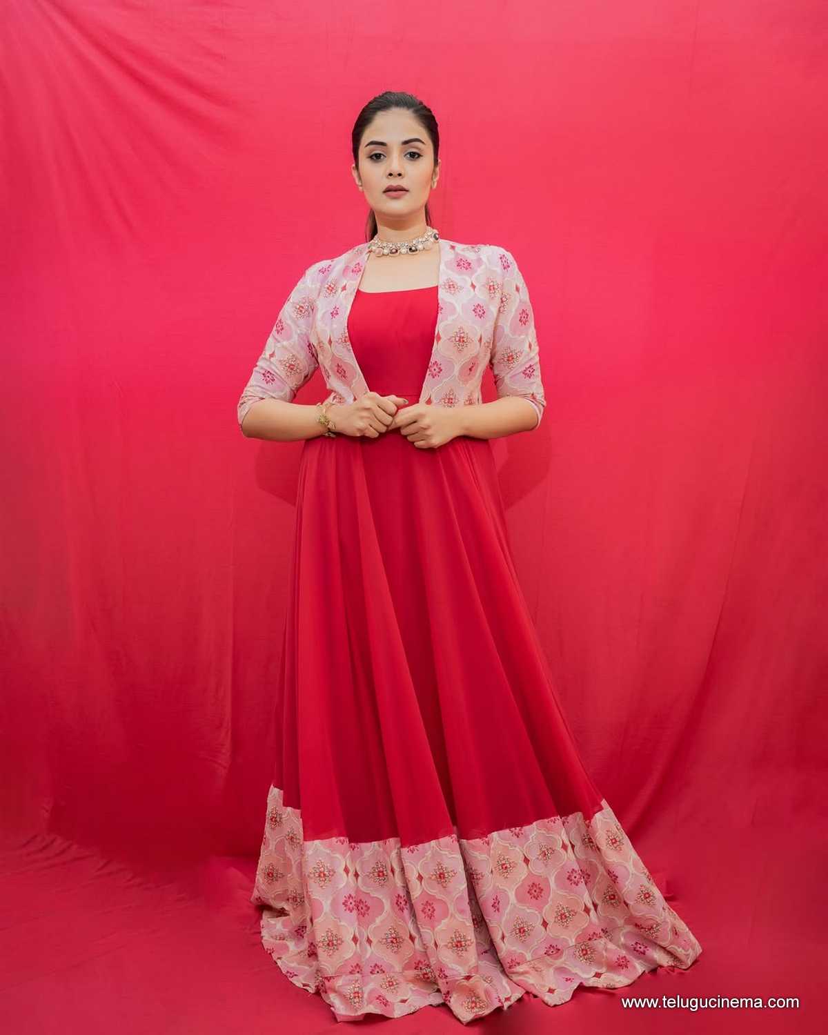 Sreemukhi channels mid-week vibes